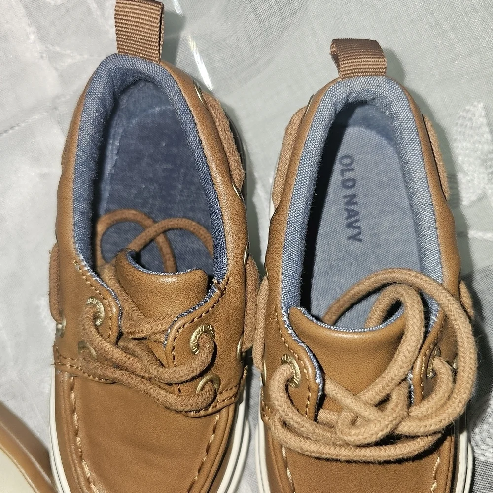Old Navy, kids shoes size 7